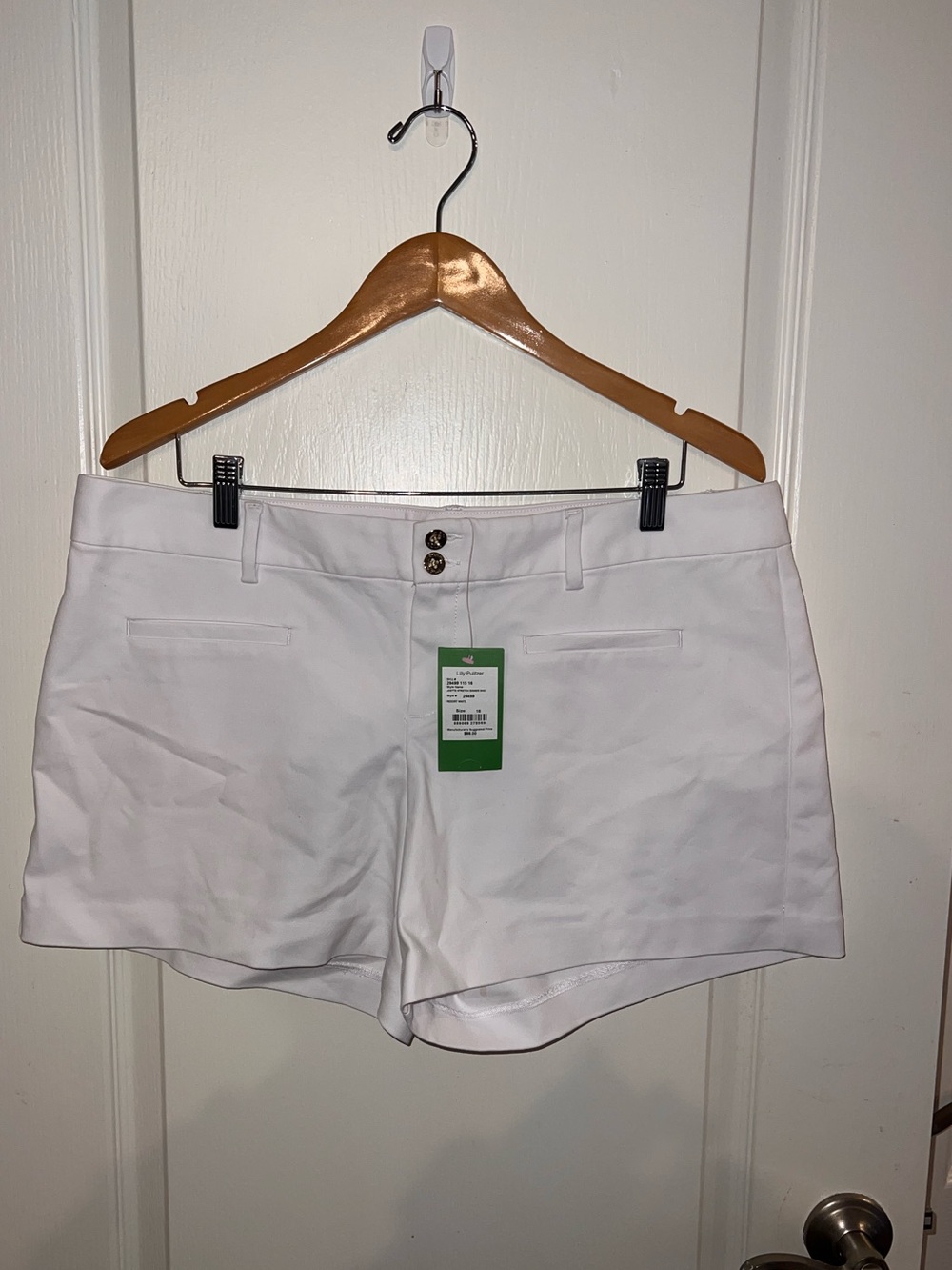 Curvy and Plus! Lilly Pulitzer Joette Stretch Dinner Shorts Resort White